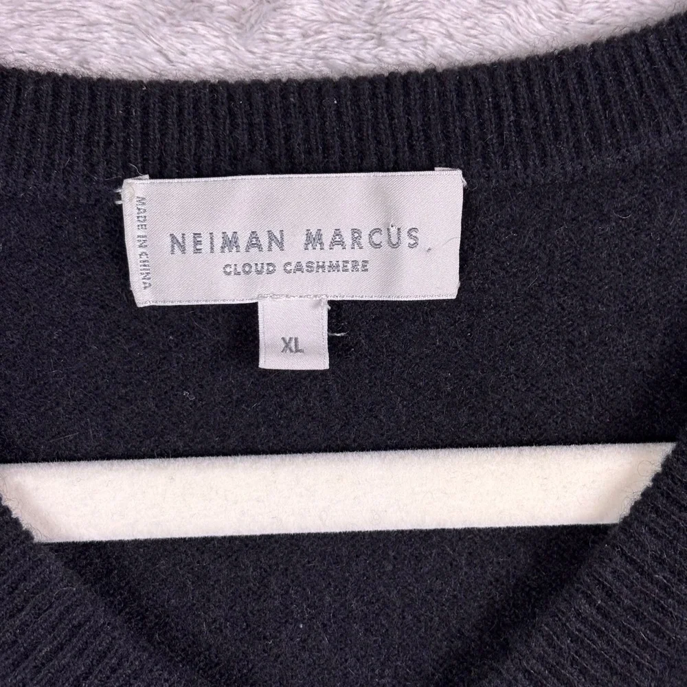 Neiman Marcus Mens Sweater XL Black Cloud Cashmere‎ V-Neck Luxury Pullover
